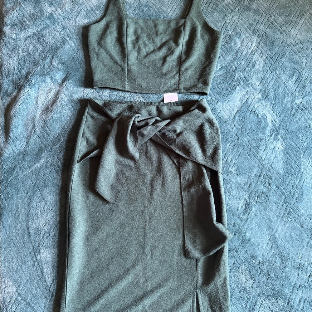 Elegant Forest Green Midi Dress